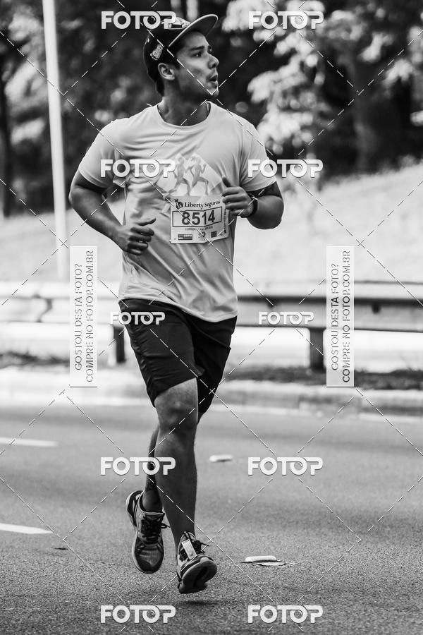 Buy your photos of the eventFotos de Corrida em Preto & Branco on Fotop