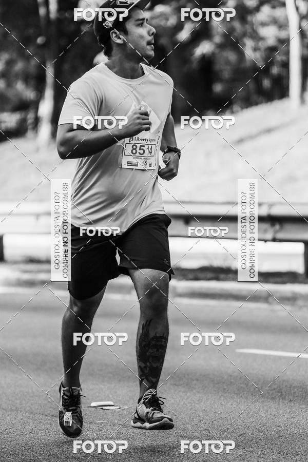 Buy your photos of the eventFotos de Corrida em Preto & Branco on Fotop