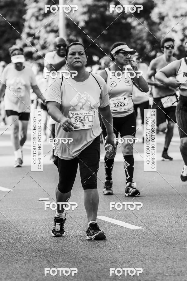 Buy your photos of the eventFotos de Corrida em Preto & Branco on Fotop