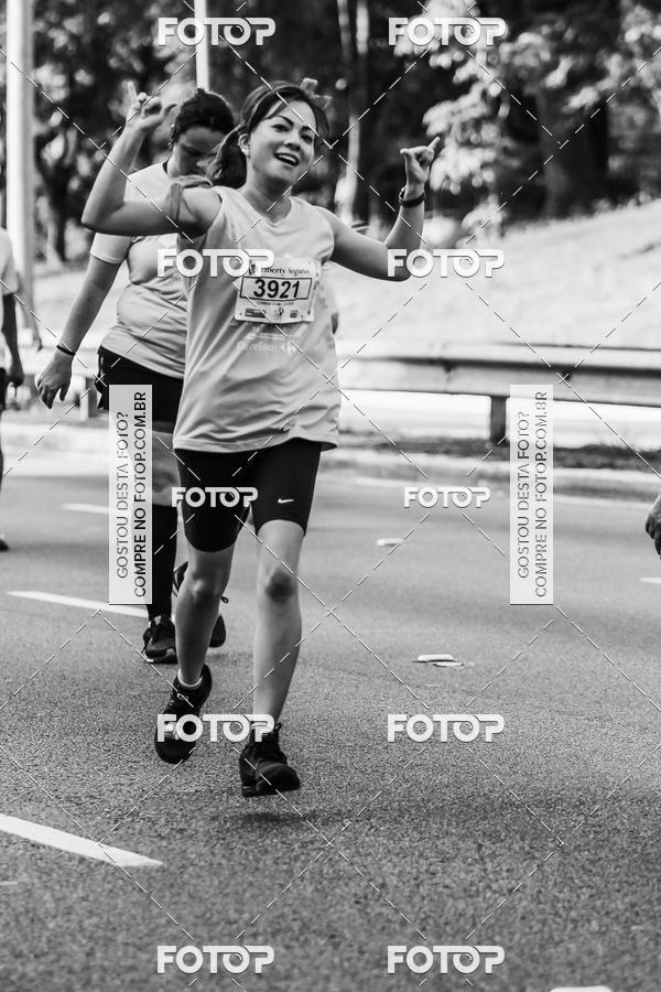 Buy your photos of the eventFotos de Corrida em Preto & Branco on Fotop