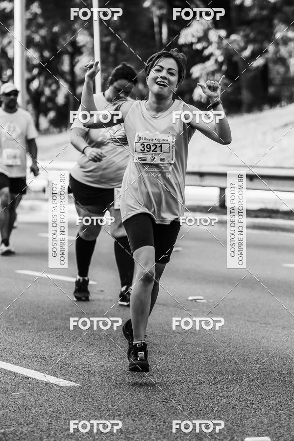 Buy your photos of the eventFotos de Corrida em Preto & Branco on Fotop