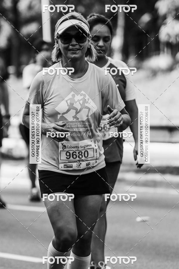Buy your photos of the eventFotos de Corrida em Preto & Branco on Fotop