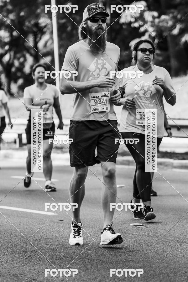 Buy your photos of the eventFotos de Corrida em Preto & Branco on Fotop