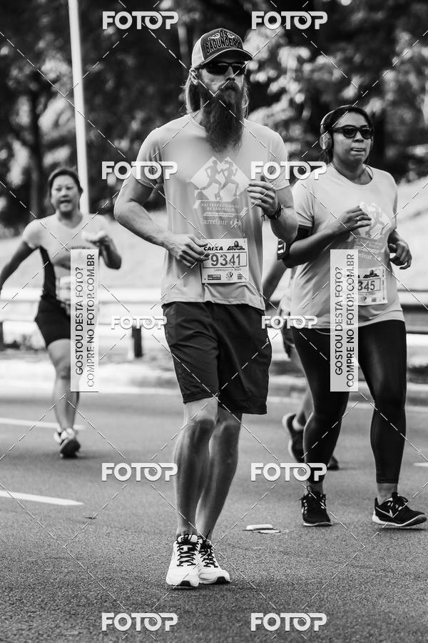 Buy your photos of the eventFotos de Corrida em Preto & Branco on Fotop