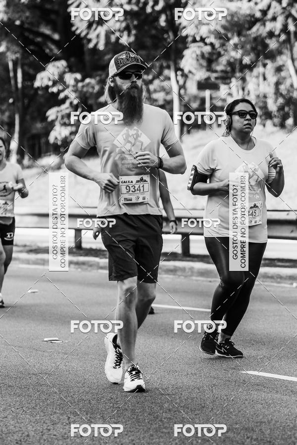 Buy your photos of the eventFotos de Corrida em Preto & Branco on Fotop