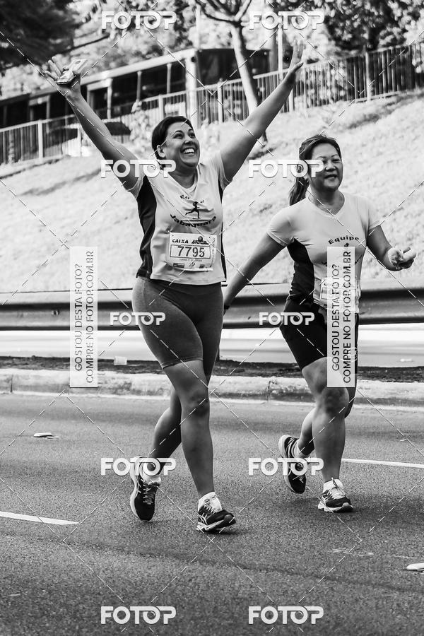 Buy your photos of the eventFotos de Corrida em Preto & Branco on Fotop