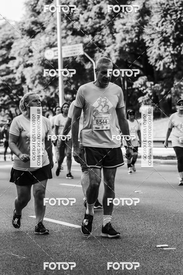 Buy your photos of the eventFotos de Corrida em Preto & Branco on Fotop