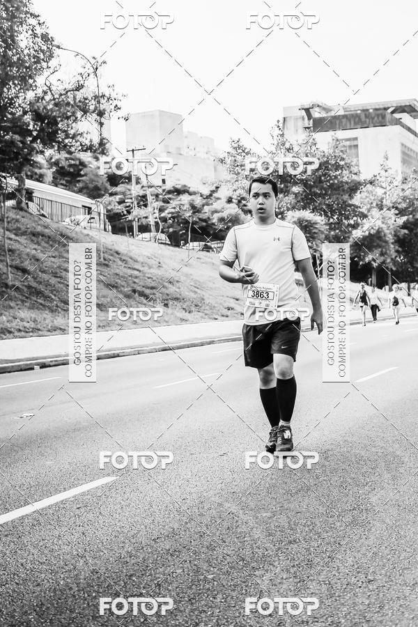 Buy your photos of the eventFotos de Corrida em Preto & Branco on Fotop