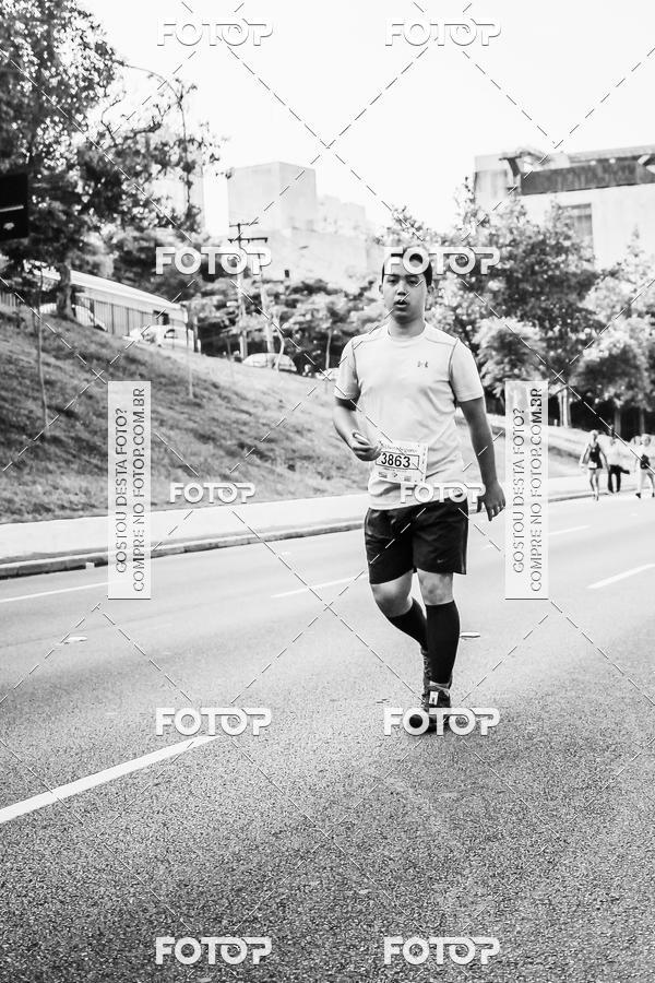 Buy your photos of the eventFotos de Corrida em Preto & Branco on Fotop