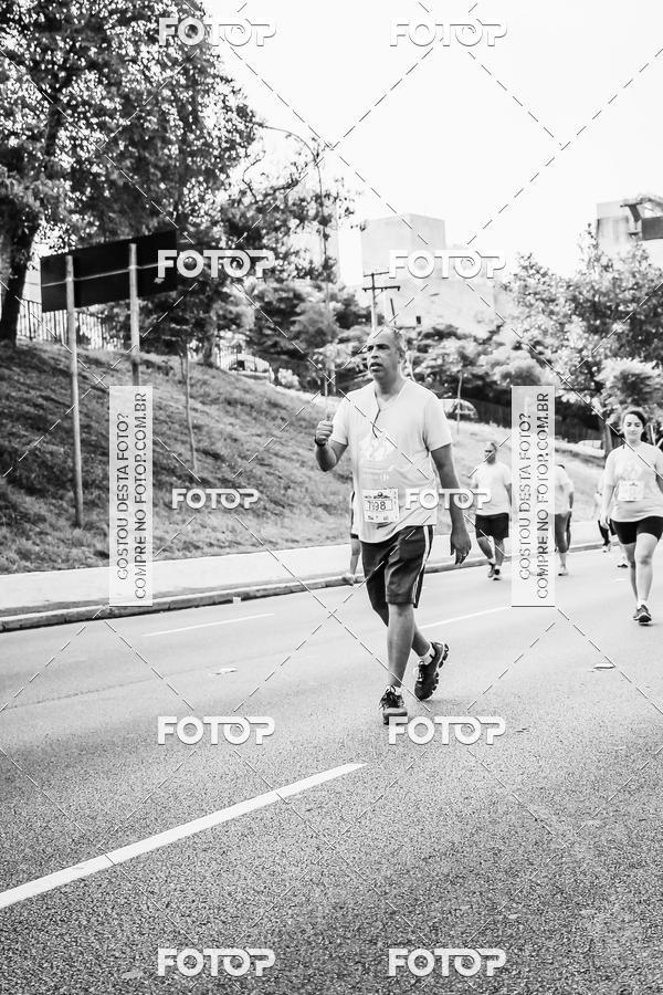 Buy your photos of the eventFotos de Corrida em Preto & Branco on Fotop