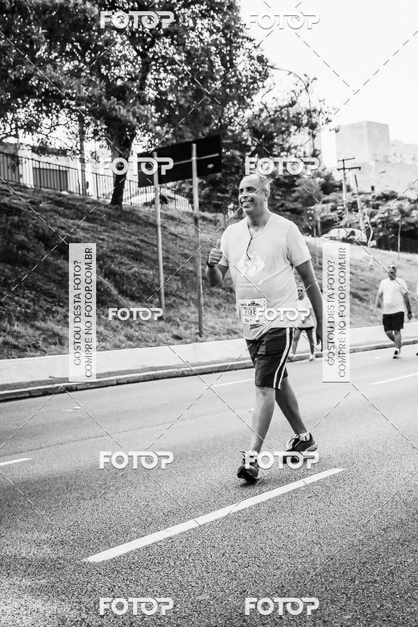 Buy your photos of the eventFotos de Corrida em Preto & Branco on Fotop