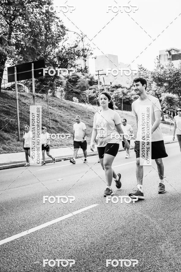 Buy your photos of the eventFotos de Corrida em Preto & Branco on Fotop