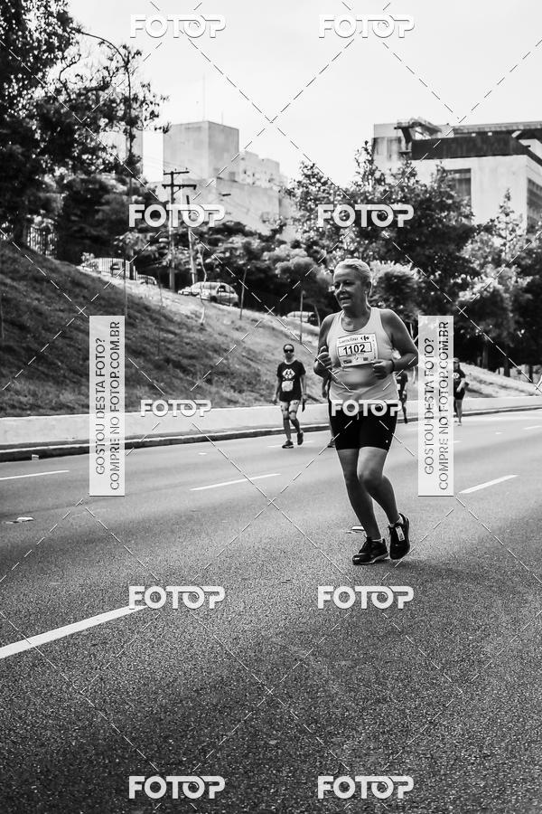Buy your photos of the eventFotos de Corrida em Preto & Branco on Fotop