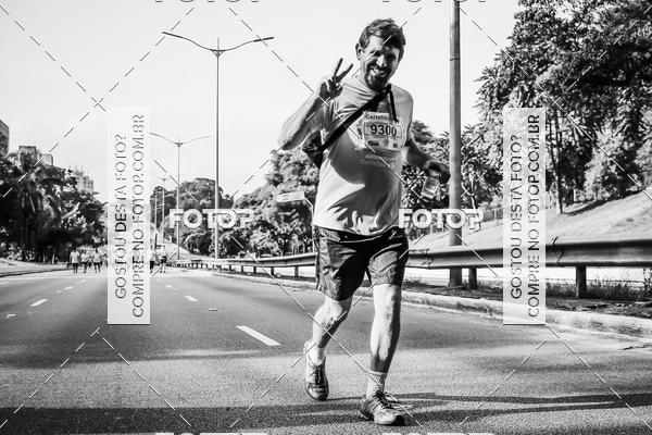 Buy your photos of the eventFotos de Corrida em Preto & Branco on Fotop
