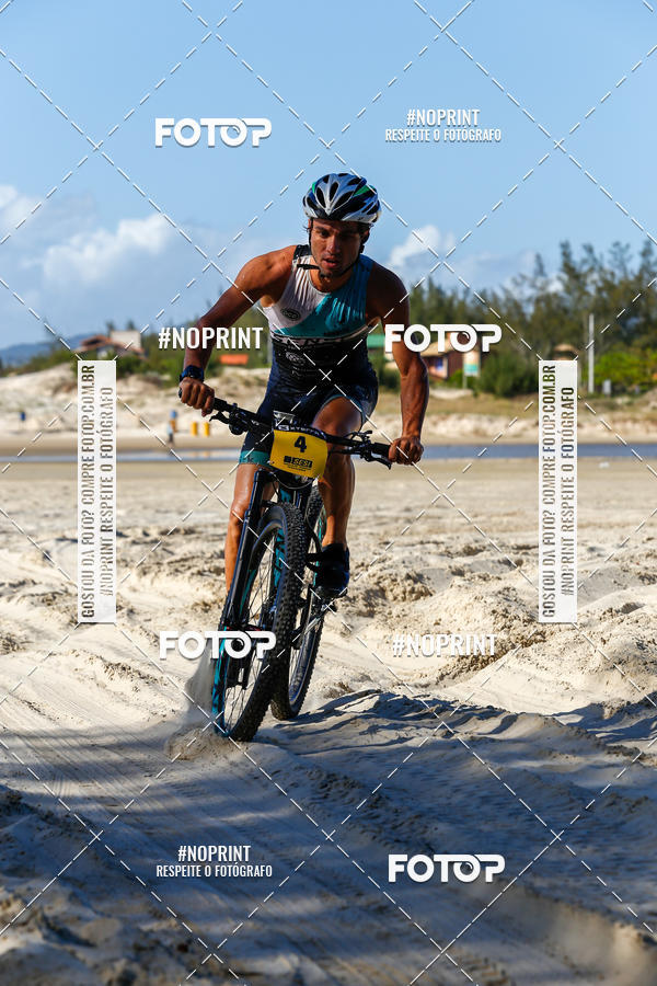 Buy your photos of the eventXTerra Camp Praia do Rosa 2018 on Fotop