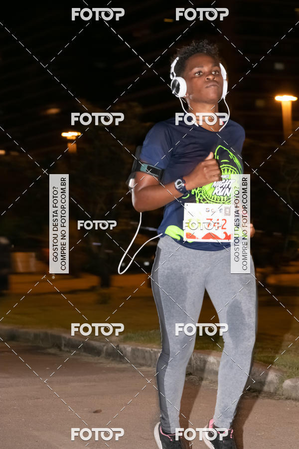 Buy your photos of the eventMarines Night Run on Fotop