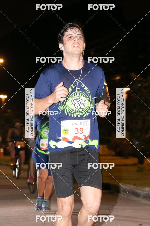 Buy your photos of the eventMarines Night Run on Fotop