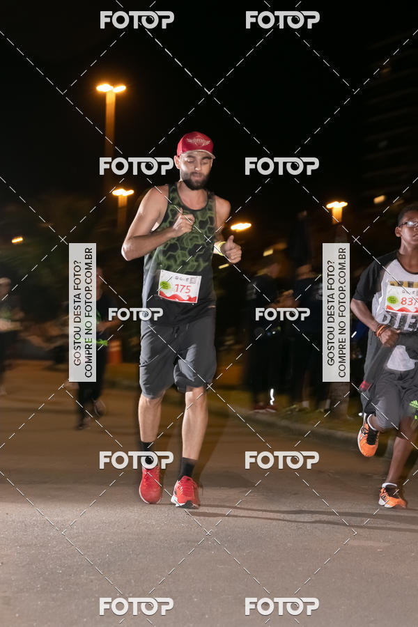 Buy your photos of the eventMarines Night Run on Fotop