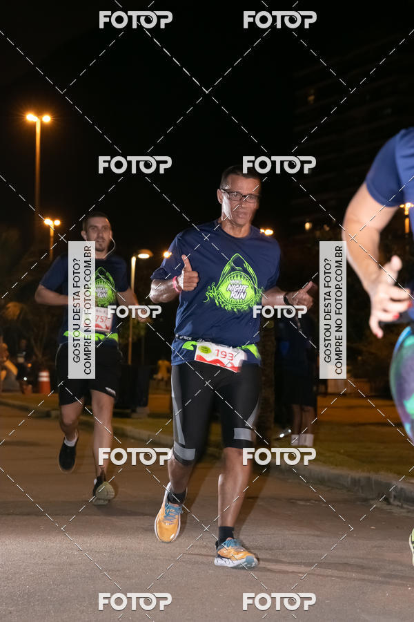 Buy your photos of the eventMarines Night Run on Fotop