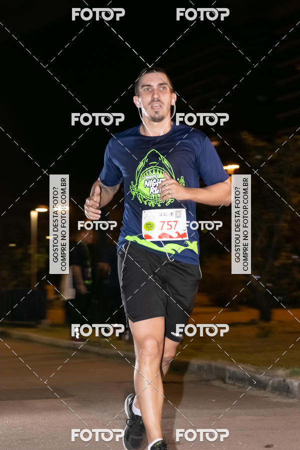 Buy your photos of the eventMarines Night Run on Fotop