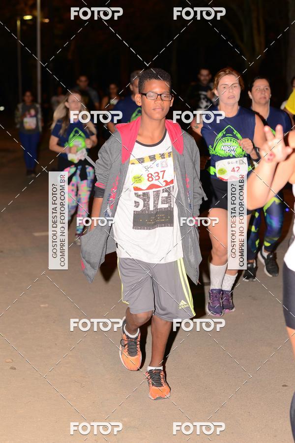 Buy your photos of the eventMarines Night Run on Fotop