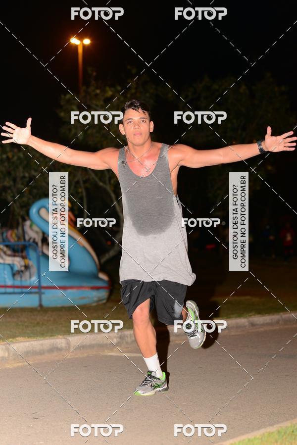 Buy your photos of the eventMarines Night Run on Fotop