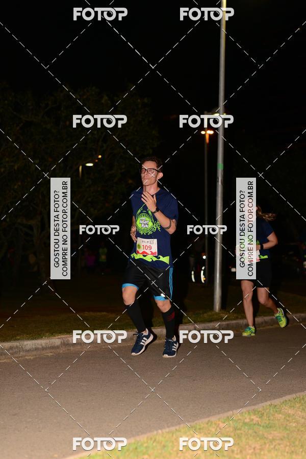 Buy your photos of the eventMarines Night Run on Fotop