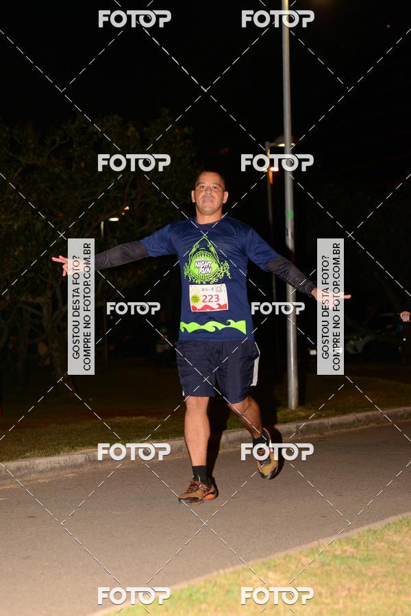 Buy your photos of the eventMarines Night Run on Fotop