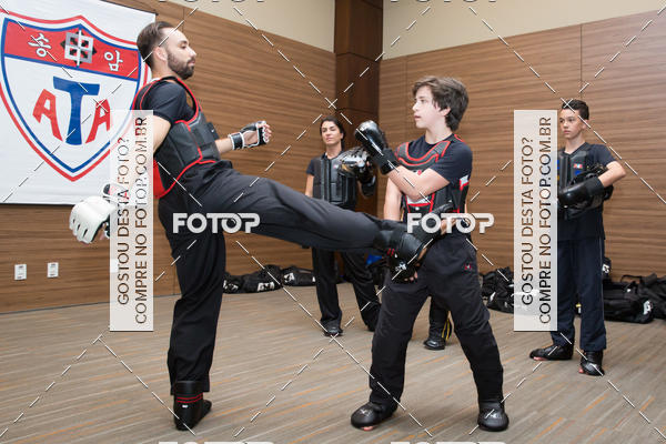 Buy your photos of the eventTaekwondo Treinamento Chief Master on Fotop
