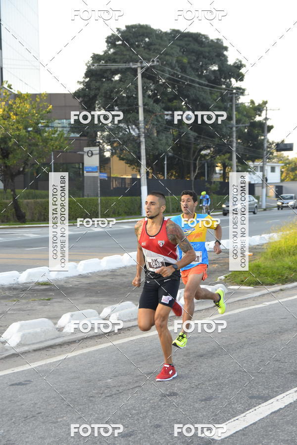 Compre as suas fotos do eventoArnold Run 8k no Fotop