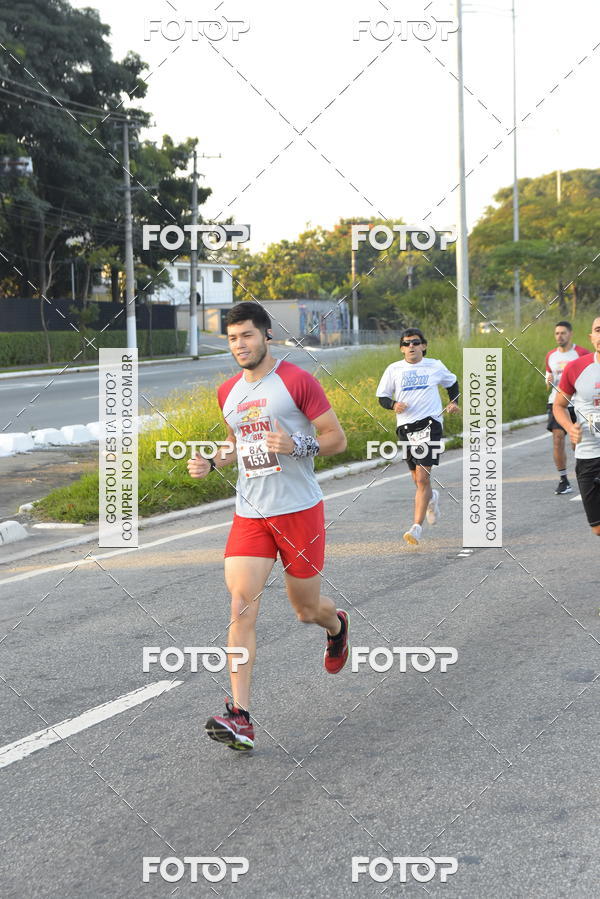 Compra tus fotos del eventoArnold Run 8k En Fotop