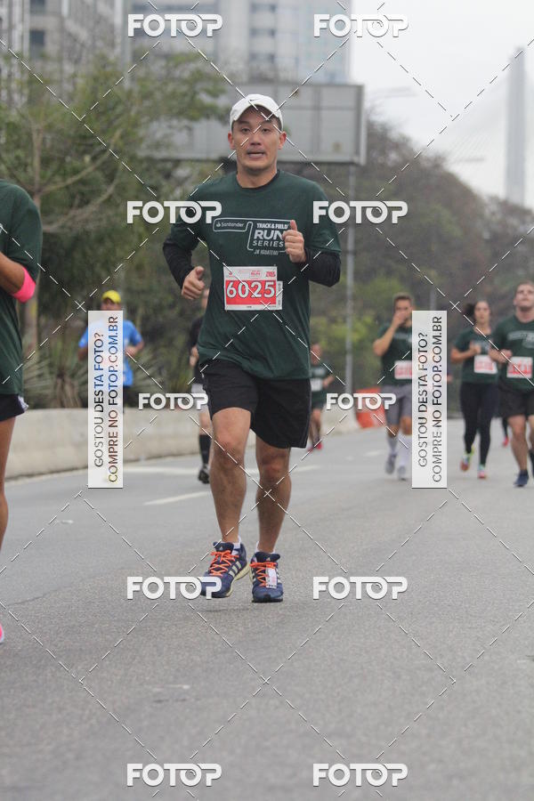 Buy your photos of the eventSantander Track & Field Run Series - JK Iguatemi II on Fotop