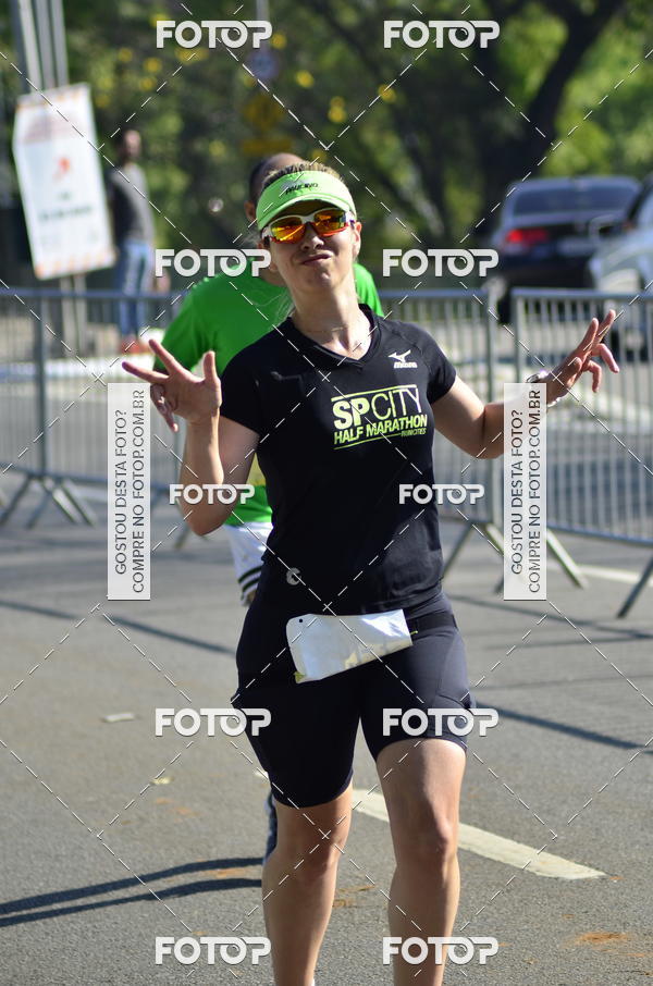 Buy your photos of the event26� Maratona P�o de A��car de Revezamento S�o Paulo on Fotop
