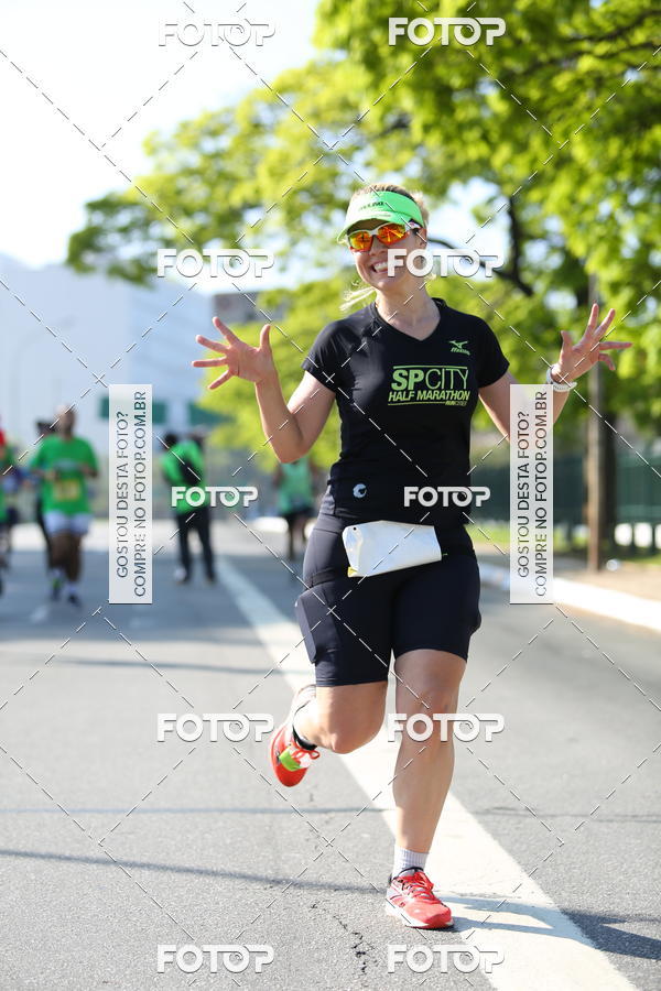 Buy your photos of the event26� Maratona P�o de A��car de Revezamento S�o Paulo on Fotop