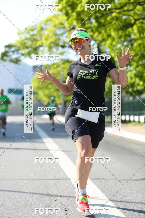 Buy your photos of the event26� Maratona P�o de A��car de Revezamento S�o Paulo on Fotop
