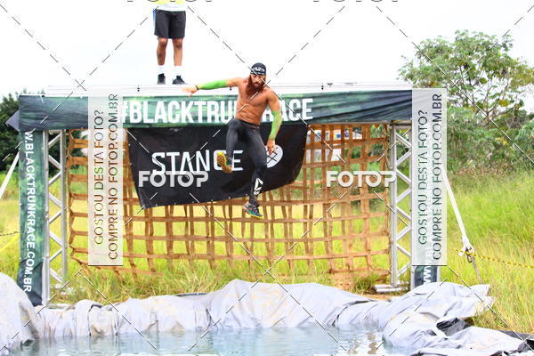 Buy your photos of the eventBLACK TRUNK RACE on Fotop