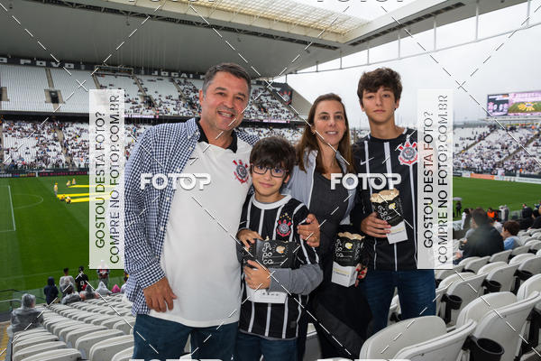 Buy your photos of the eventCorinthians X Fluminense - Brasileir�o on Fotop