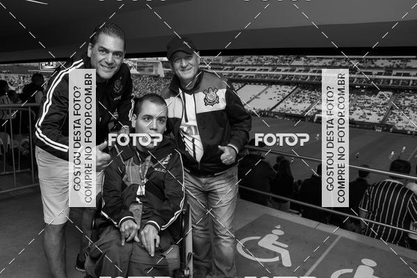 Buy your photos of the eventCorinthians X Fluminense - Brasileir�o on Fotop
