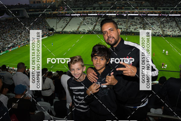 Buy your photos of the eventCorinthians X Fluminense - Brasileir�o on Fotop