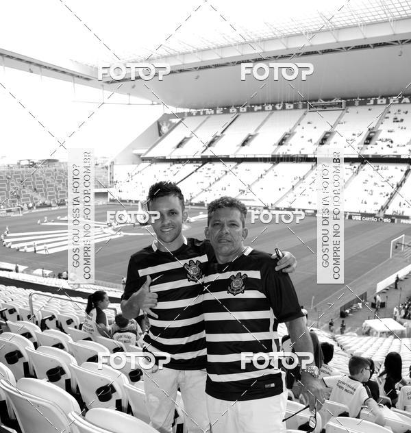 Buy your photos of the eventCorinthians X Fluminense - Brasileir�o on Fotop