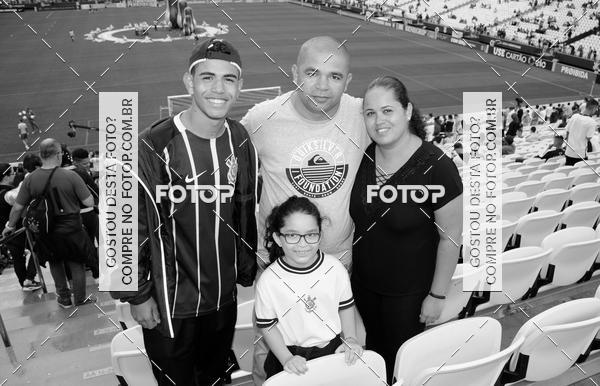 Buy your photos of the eventCorinthians X Fluminense - Brasileir�o on Fotop
