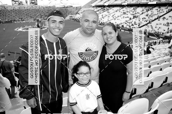 Buy your photos of the eventCorinthians X Fluminense - Brasileir�o on Fotop