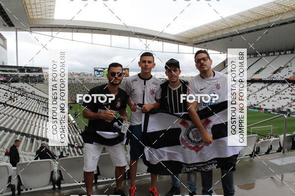 Buy your photos of the eventCorinthians X Fluminense - Brasileir�o on Fotop