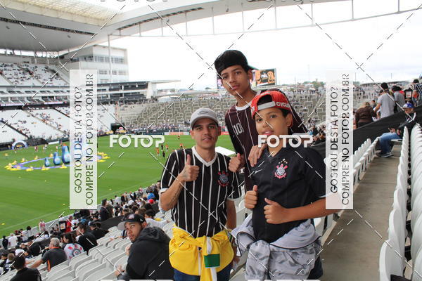 Buy your photos of the eventCorinthians X Fluminense - Brasileir�o on Fotop
