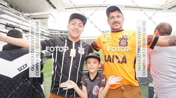 Buy your photos of the eventCorinthians X Fluminense - Brasileir�o on Fotop