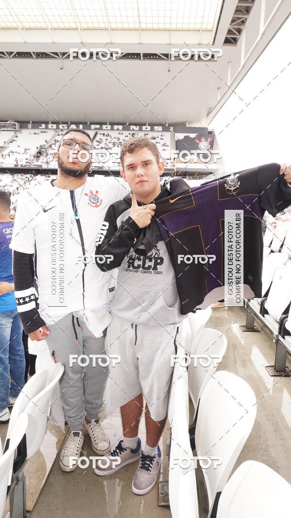 Buy your photos of the eventCorinthians X Fluminense - Brasileir�o on Fotop