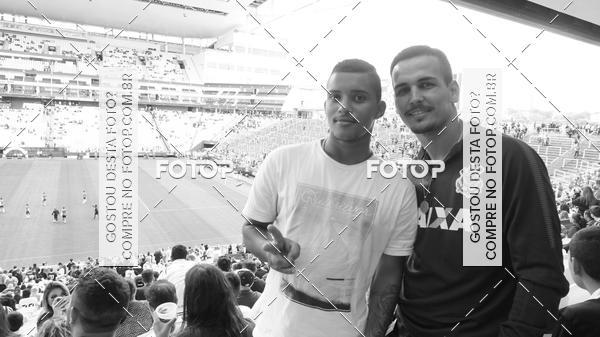 Buy your photos of the eventCorinthians X Fluminense - Brasileir�o on Fotop
