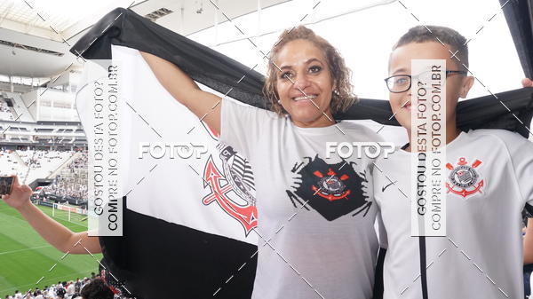 Buy your photos of the eventCorinthians X Fluminense - Brasileir�o on Fotop