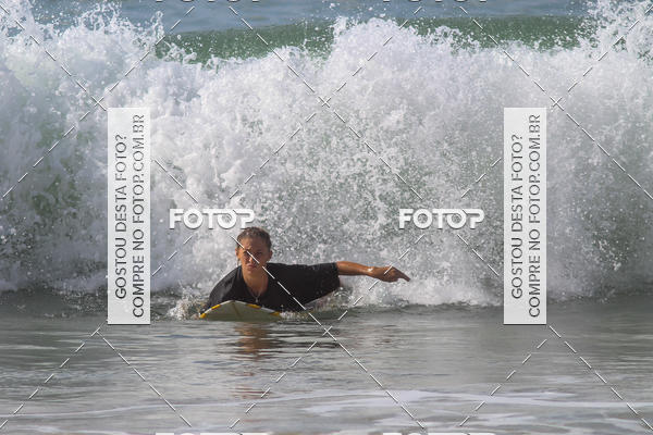 Buy your photos of the eventCampeonato da Escola Municipal de Surf de Maca on Fotop