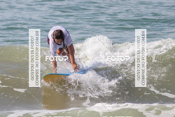 Buy your photos of the eventCampeonato da Escola Municipal de Surf de Maca on Fotop